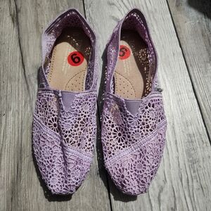 💘 Toms Purple Crochet Slip On Shoes